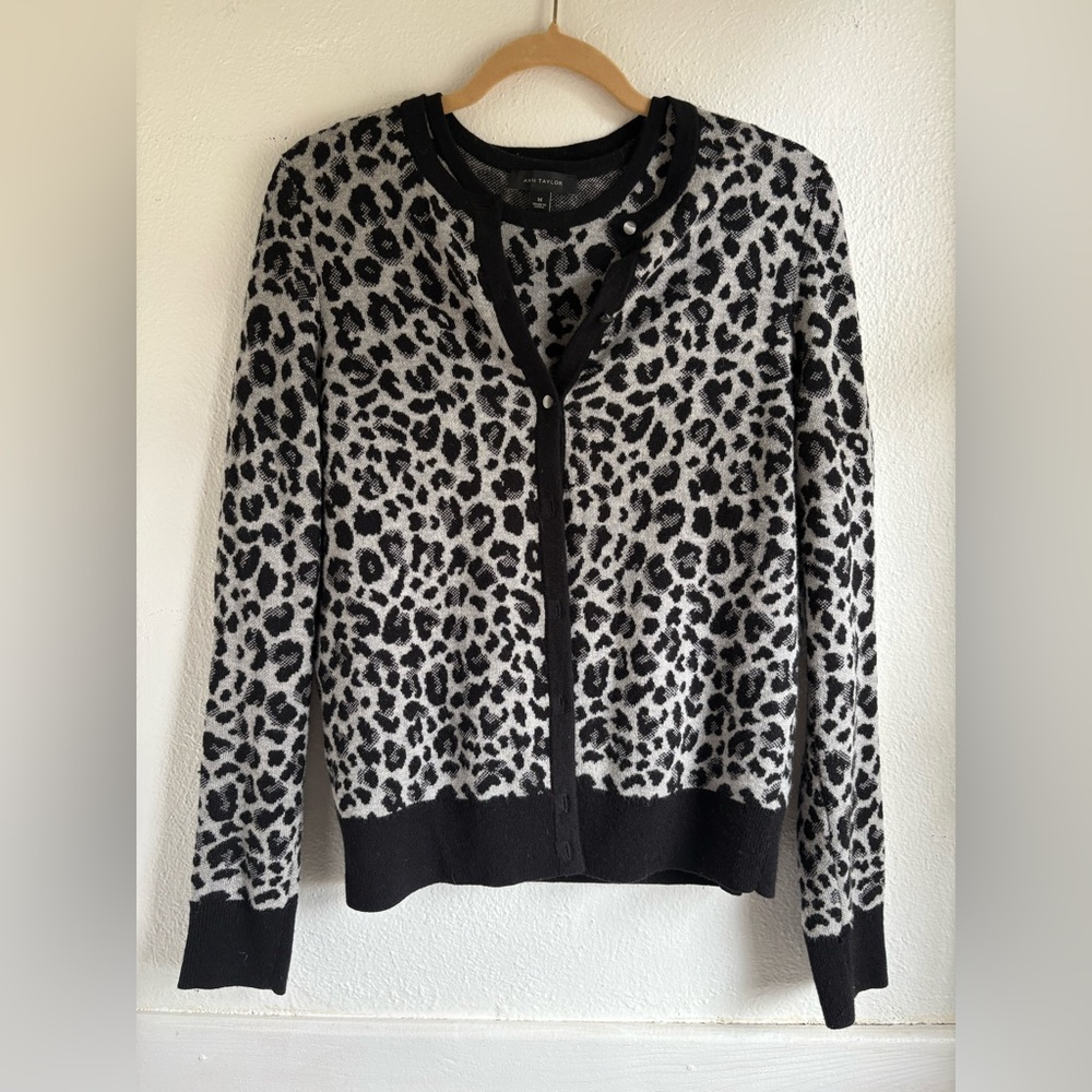 Ann Taylor Leopard Print Knit Sweater Set — Tank & Cardigan | Size M/L